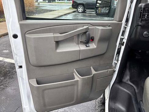 Used 2023 GMC Savana 2500 Extended w/ Driver Convenience Package RWD image 15