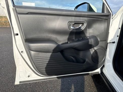 Used 2024 Honda HR-V LX image 19