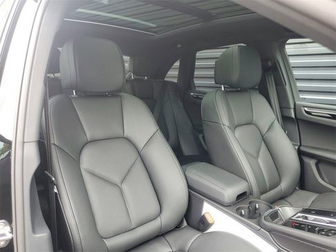 Used 2025 Porsche Macan Turbo image 20