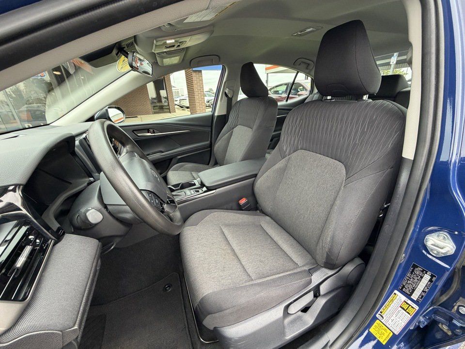 Used 2025 Toyota Camry LE FWD image 10