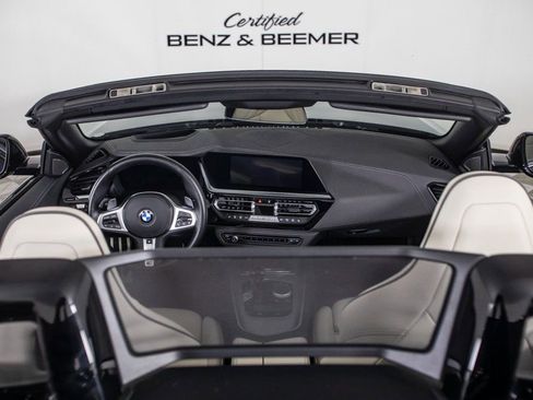 Used 2023 BMW Z4 M40i w/ Premium Package image 12