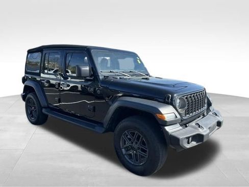 Used 2024 Jeep Wrangler Sport S image 9