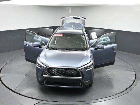 Used 2023 Toyota Corolla Cross XLE image 44