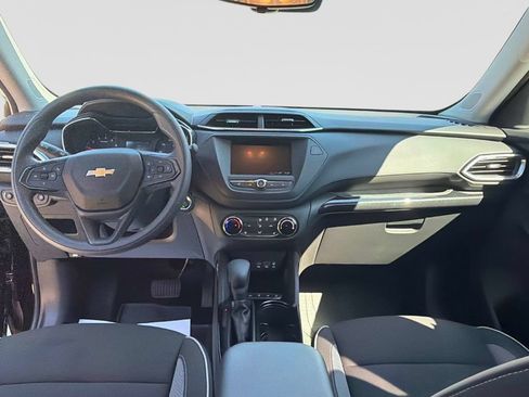 Used 2023 Chevrolet TrailBlazer LT FWD image 17