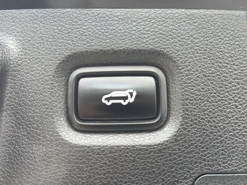 Used 2023 Hyundai Santa Fe SEL FWD image 9