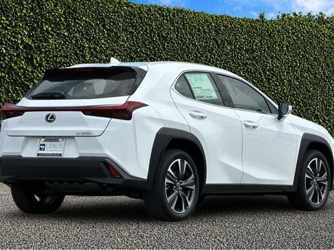 New 2026 Lexus UX 300h FWD image 5