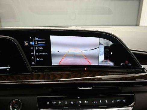 Used 2023 Cadillac Escalade ESV Premium Luxury Platinum image 23