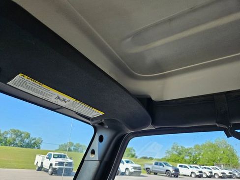 Used 2017 Jeep Wrangler Unlimited Sahara w/ Connectivity Group AWD/4WD image 20