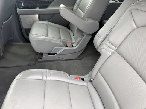 Used 2020 Lincoln Navigator Reserve w/ Luxury Package AWD/4WD image 18