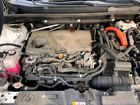 Used 2021 Toyota RAV4 LE image 32