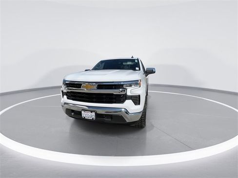 Used 2022 Chevrolet Silverado 1500 LT image 3