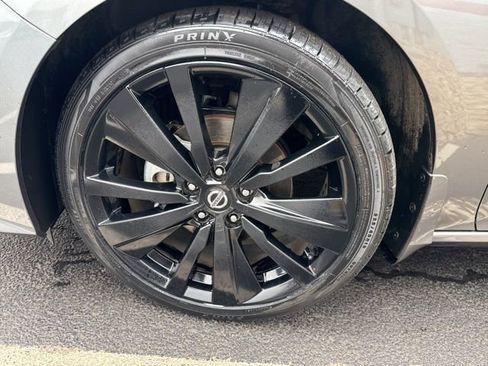 Used 2022 Nissan Altima 2.5 SR w/ Midnight Edition Package image 9