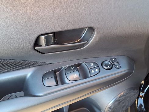 Certified 2025 Nissan Kicks Play S image 19