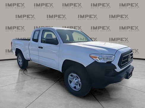 Used 2022 Toyota Tacoma SR image 7
