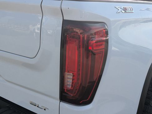 Used 2023 GMC Sierra 1500 SLT image 11