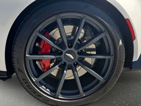 Used 2023 Aston Martin V8 Vantage Coupe image 32