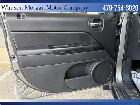Used 2014 Jeep Patriot Latitude AWD/4WD image 11