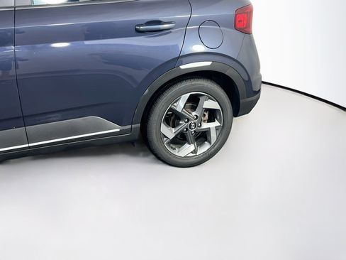 Used 2023 Hyundai Venue Limited w/ Cargo Package FWD image 30