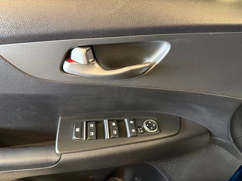 Used 2021 Kia Forte LXS image 19