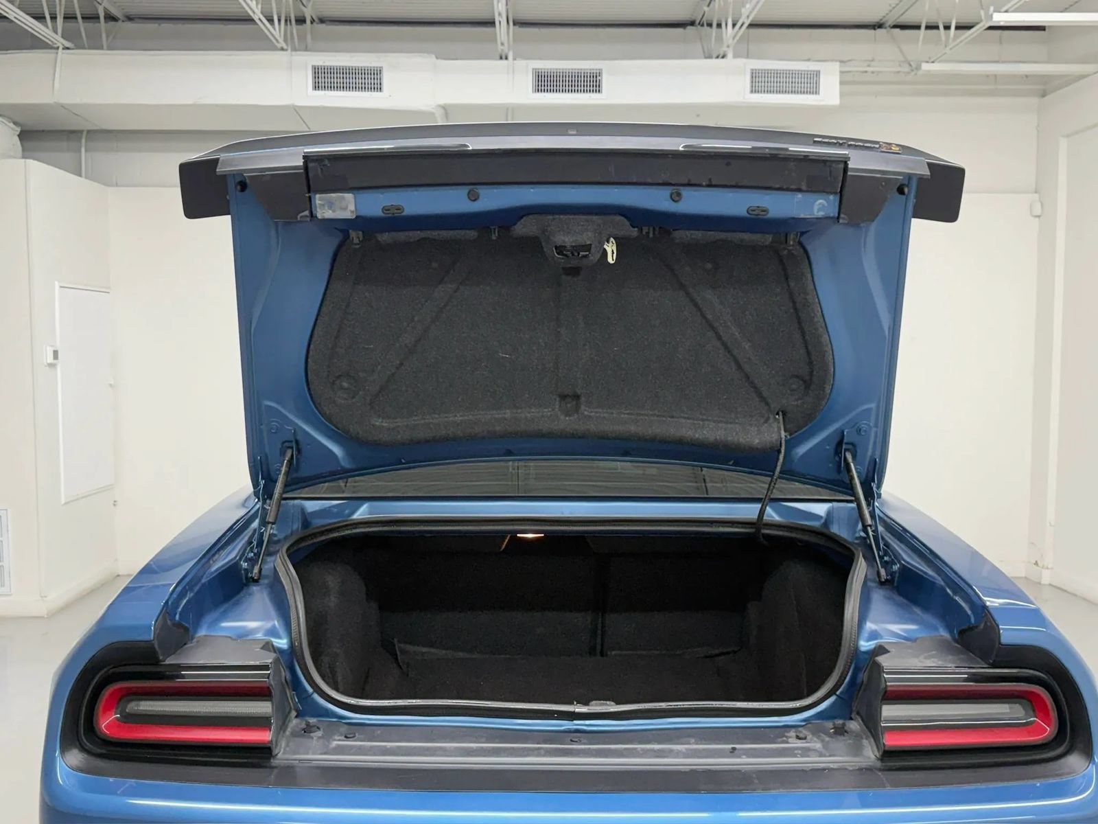 Used 2020 Dodge Challenger R/T Scat Pack RWD image 37