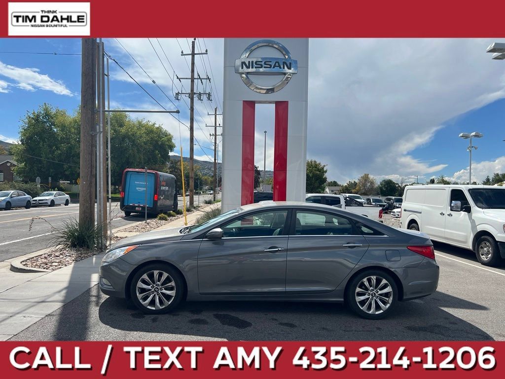 Used 2013 Hyundai Sonata SE FWD image 1