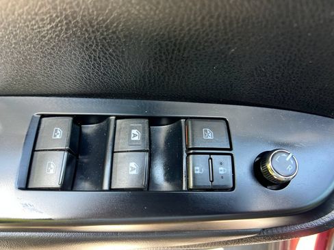 Used 2019 Toyota Highlander XLE AWD/4WD image 13