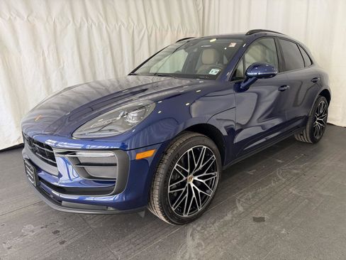 Used 2025 Porsche Macan image 1