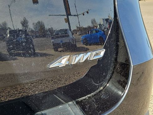 Used 2025 Ford Explorer Active image 7