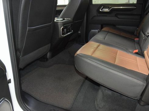 Used 2024 Chevrolet Silverado 3500 High Country w/ Technology Package image 45