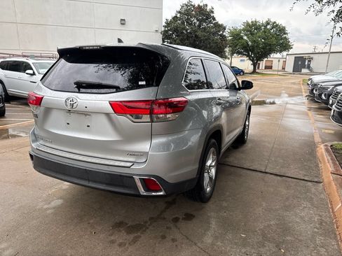 Used 2018 Toyota Highlander Limited FWD image 5