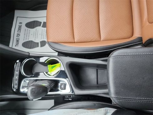 Used 2021 Buick Encore GX Essence w/ Experience Buick Package image 31