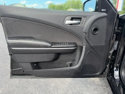 Used 2019 Dodge Charger SXT AWD/4WD image 11