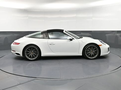 Certified 2019 Porsche 911 Targa 4 AWD/4WD image 9