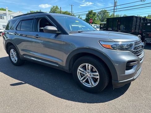 Used 2021 Ford Explorer XLT AWD/4WD image 4