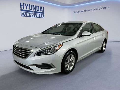 Used 2016 Hyundai Sonata SE FWD image 2