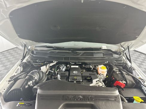 Used 2024 RAM 2500 Laramie w/ Safety Group image 34