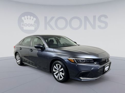 Used 2023 Honda Civic LX image 2