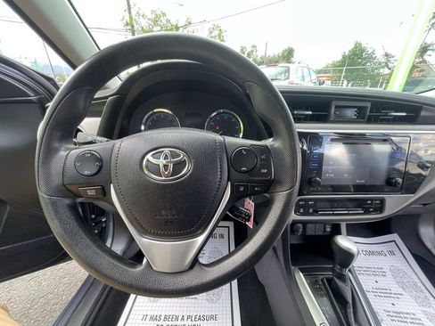 Used 2017 Toyota Corolla SE FWD image 21