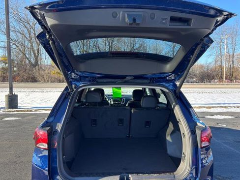 Used 2023 Chevrolet Equinox Premier image 8