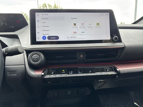 Used 2024 Toyota Prius Prime FWD image 22