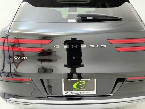 Used 2025 Genesis Electrified GV70 w/ Prestige Package AWD/4WD image 26