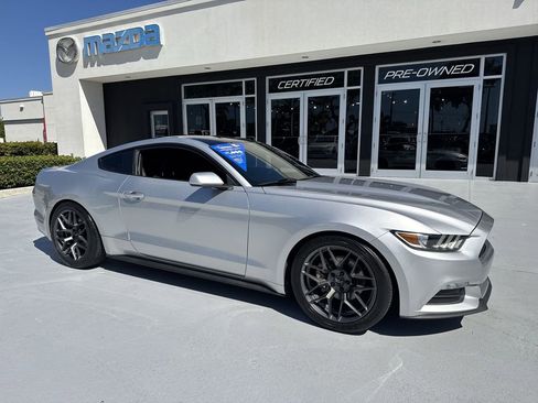 Used 2016 Ford Mustang Coupe RWD image 6