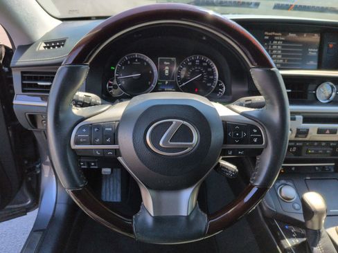Used 2017 Lexus ES 350 w/ Navigation System Package FWD image 18