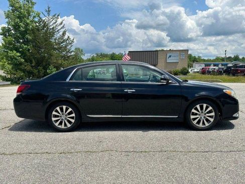 Used 2011 Toyota Avalon Limited FWD image 4