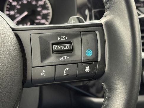 Used 2024 Nissan Pathfinder SV image 13