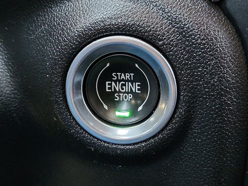 Used 2019 GMC Sierra 1500 SLE w/ SLE Value Package image 19