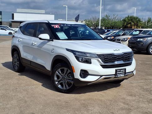 Certified 2022 Kia Seltos LX AWD/4WD image 1