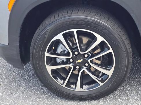 Certified 2025 Chevrolet TrailBlazer LT AWD/4WD image 34