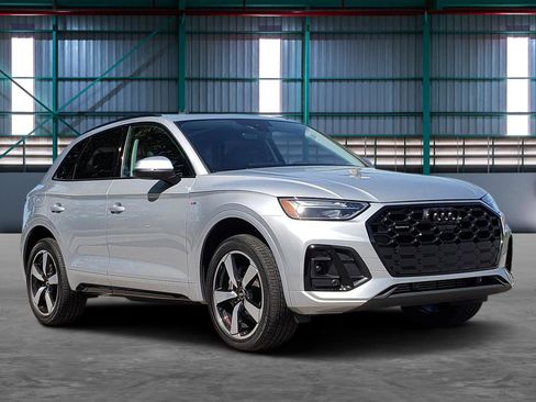 Used 2023 Audi Q5 2.0T Premium Plus w/ Premium Plus Package AWD/4WD image 6