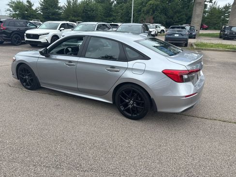 Used 2023 Honda Civic Sport image 8